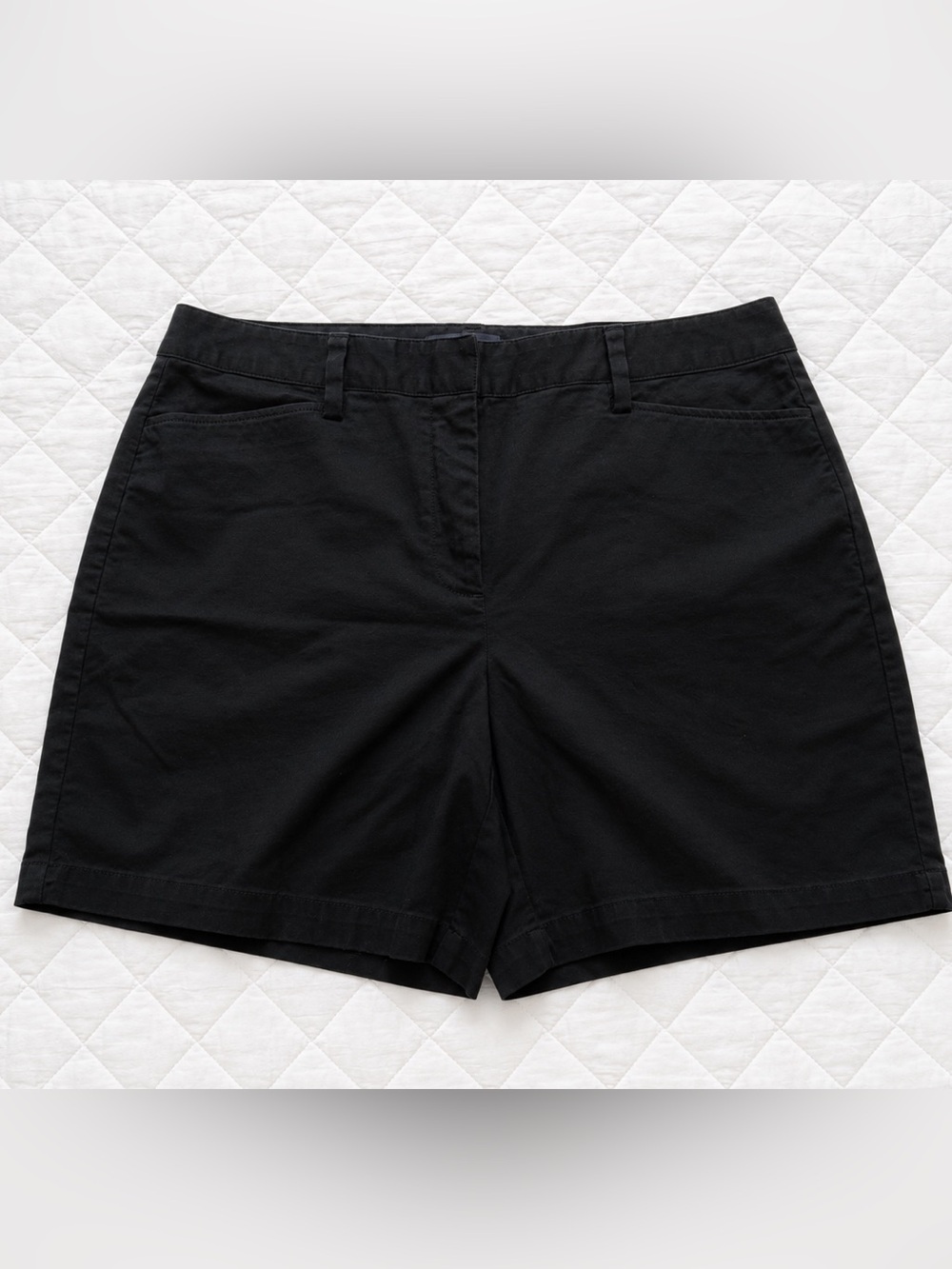 Lands’ End Mid Rise Black Chino Shorts Women’s Size 14 Stretch Cotton